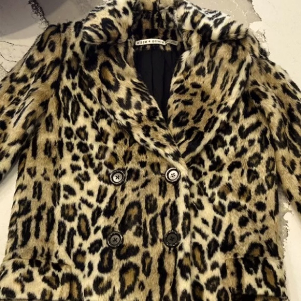 Alice + Olivia Leopard Print Coat - Picture 6 of 10